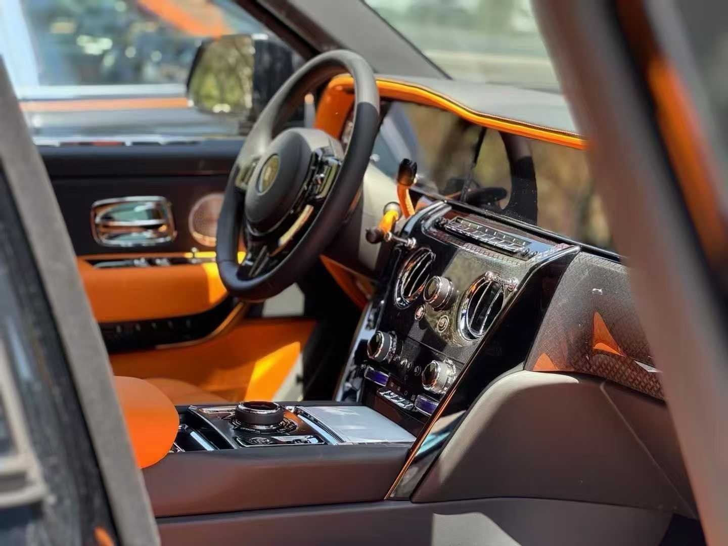 购库里南享150万优惠 欢迎试乘试驾