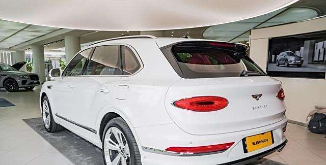 2024款宾利添越性能出众高端SUV劲促全国