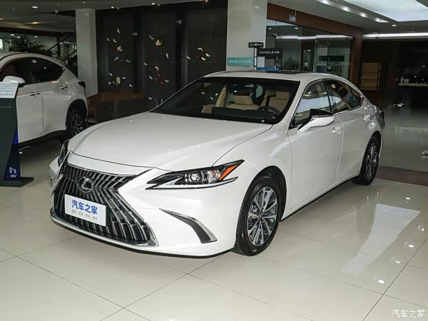 成都雷克萨斯ES降价7.50万 最低仅售22.49万