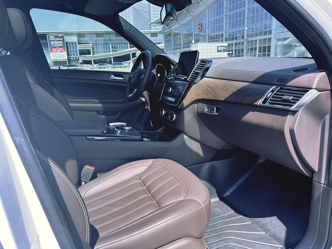 奔驰GLE美版团购优惠11万 欢迎前来试驾