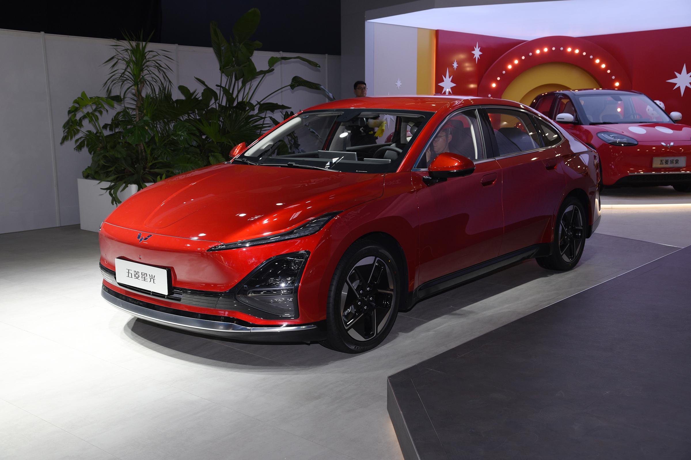 星光L亮相，五菱要继续“收割”小镇青年