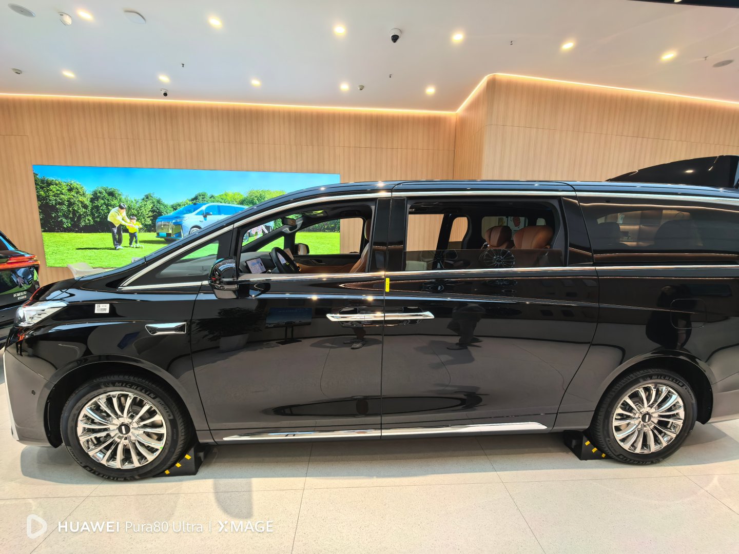 征服者墨版价格最低109万起 欢迎试乘试驾