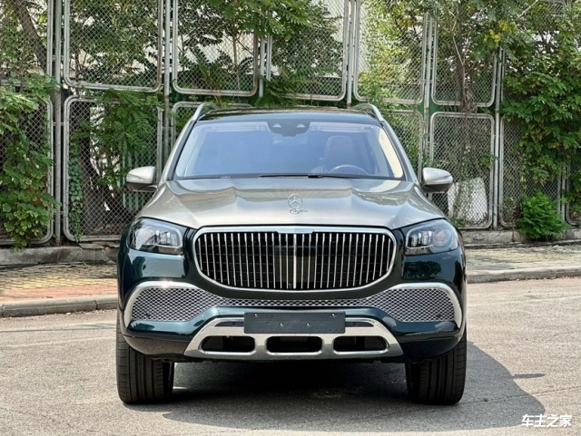 成都奔驰迈巴赫GLS级墨版价格最低210万起 欢迎前来试驾