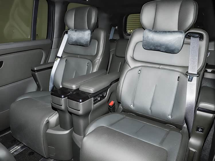 极石汽车2026年2月交付1298台，销量涨至上年200%