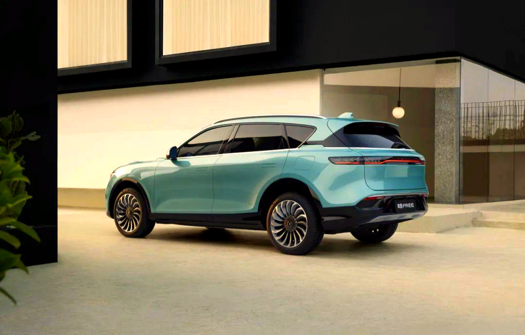 高端新能源第一股将登场,卢放手中的岚图,能成就东风的大计?