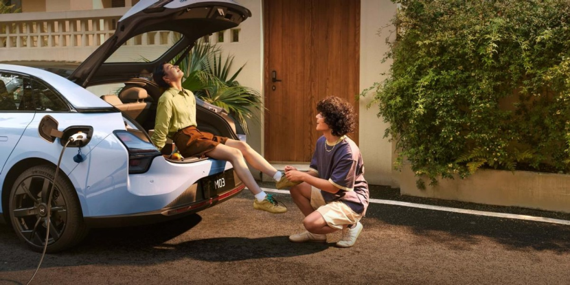 新小鹏MONA M03“加量不加价”11.98万元起售